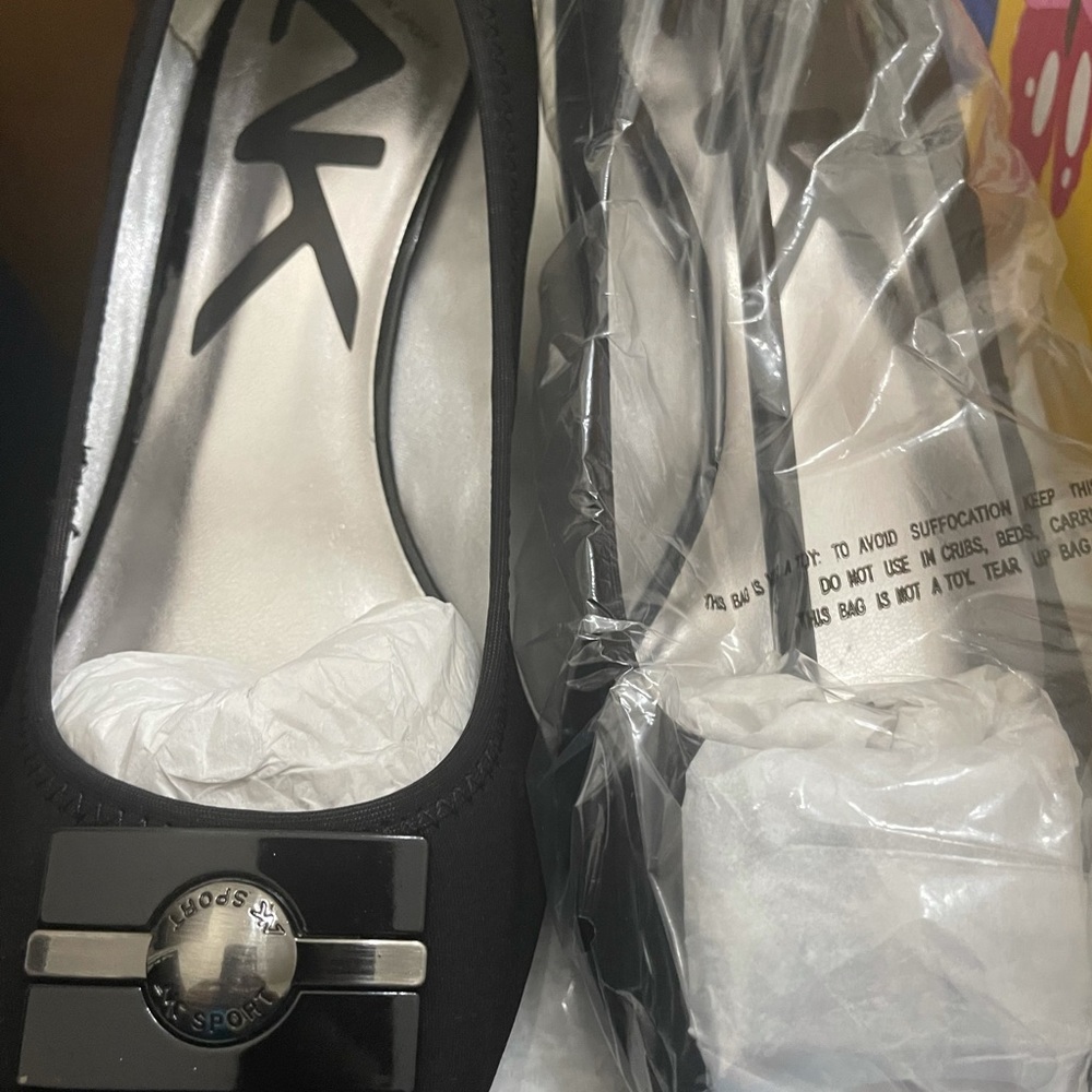 Anne Klein Sport “Titus” black peep toe platform shoe size 10.5